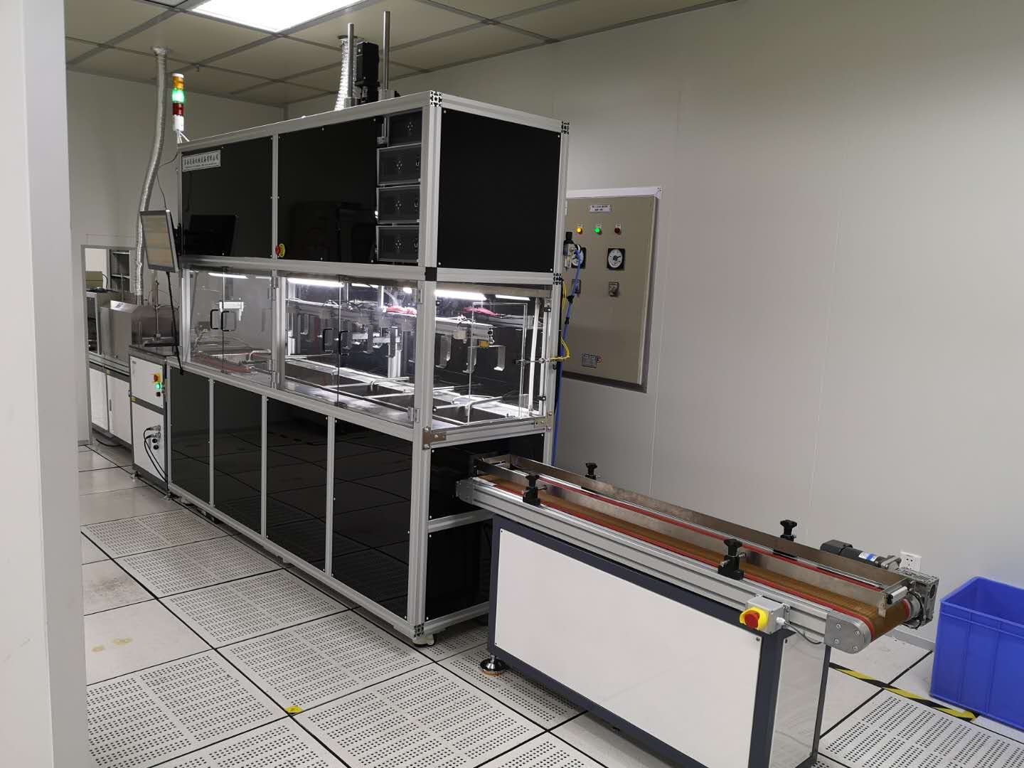 超聲波清洗機為什么還要選擇特殊的清洗液呢？